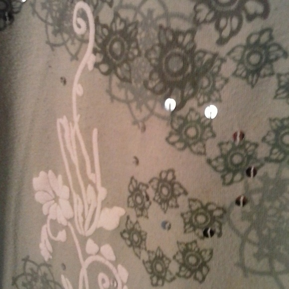 SOLD ~ ESSENTIALS SEQUINS 3/4 SLEEVE GREEN/WHITE LAYERED LOOK TOP - Picture 4 of 7